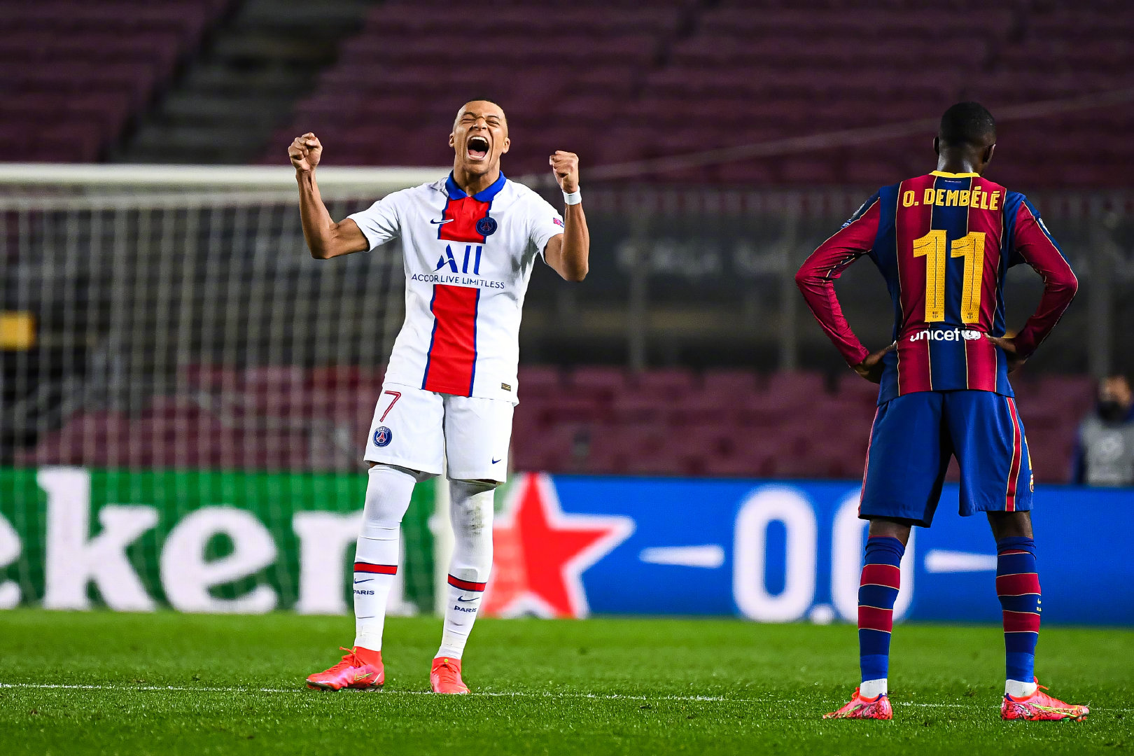 爱游戏官网-瓦伦西亚完胜加拿大，德容完成帽子戏法