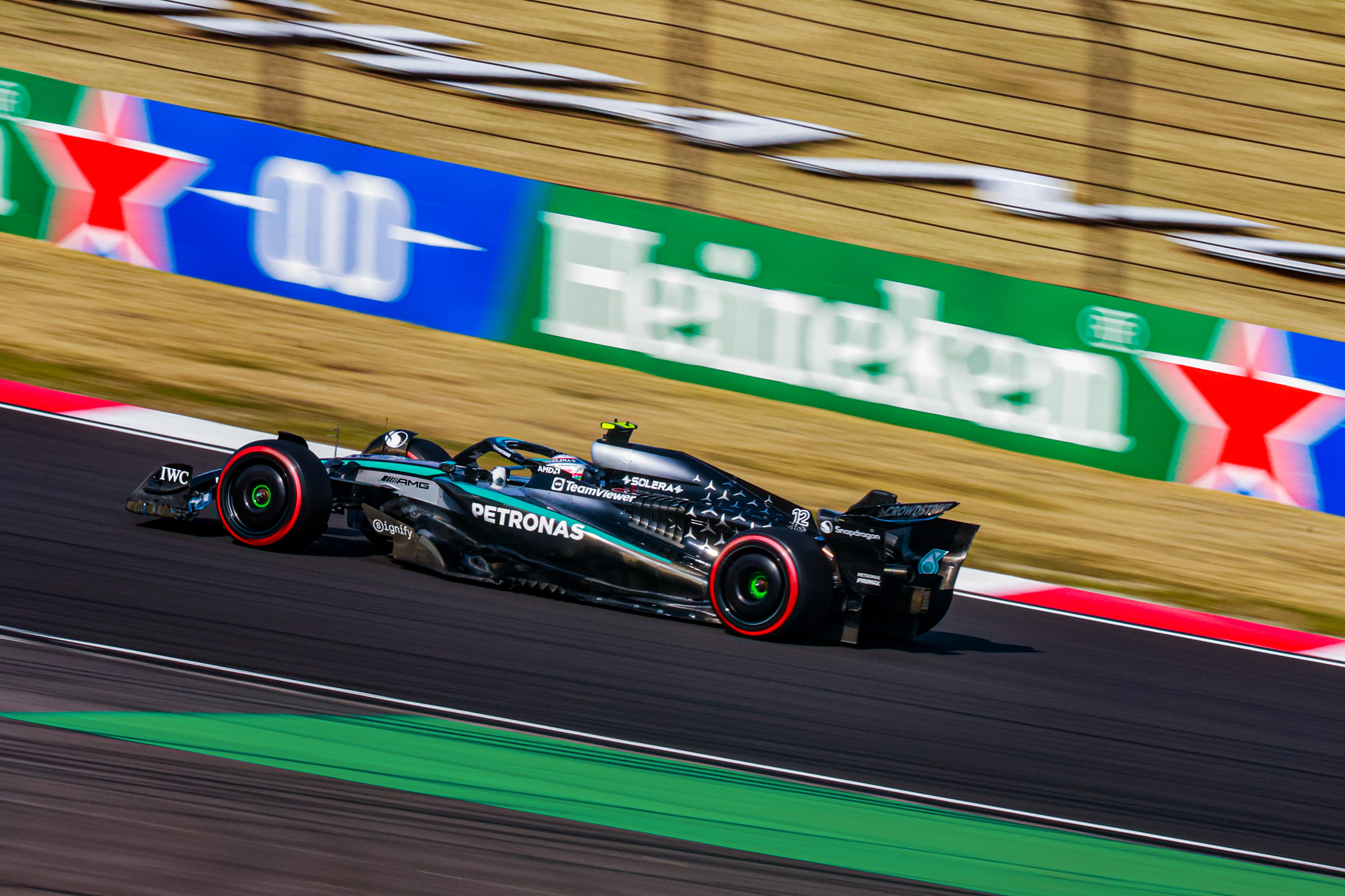 梅赛德斯翻盘哈斯车队,皮亚斯特里惊艳四座 梅赛德斯翻盘哈斯车队,皮亚斯特里惊艳四座