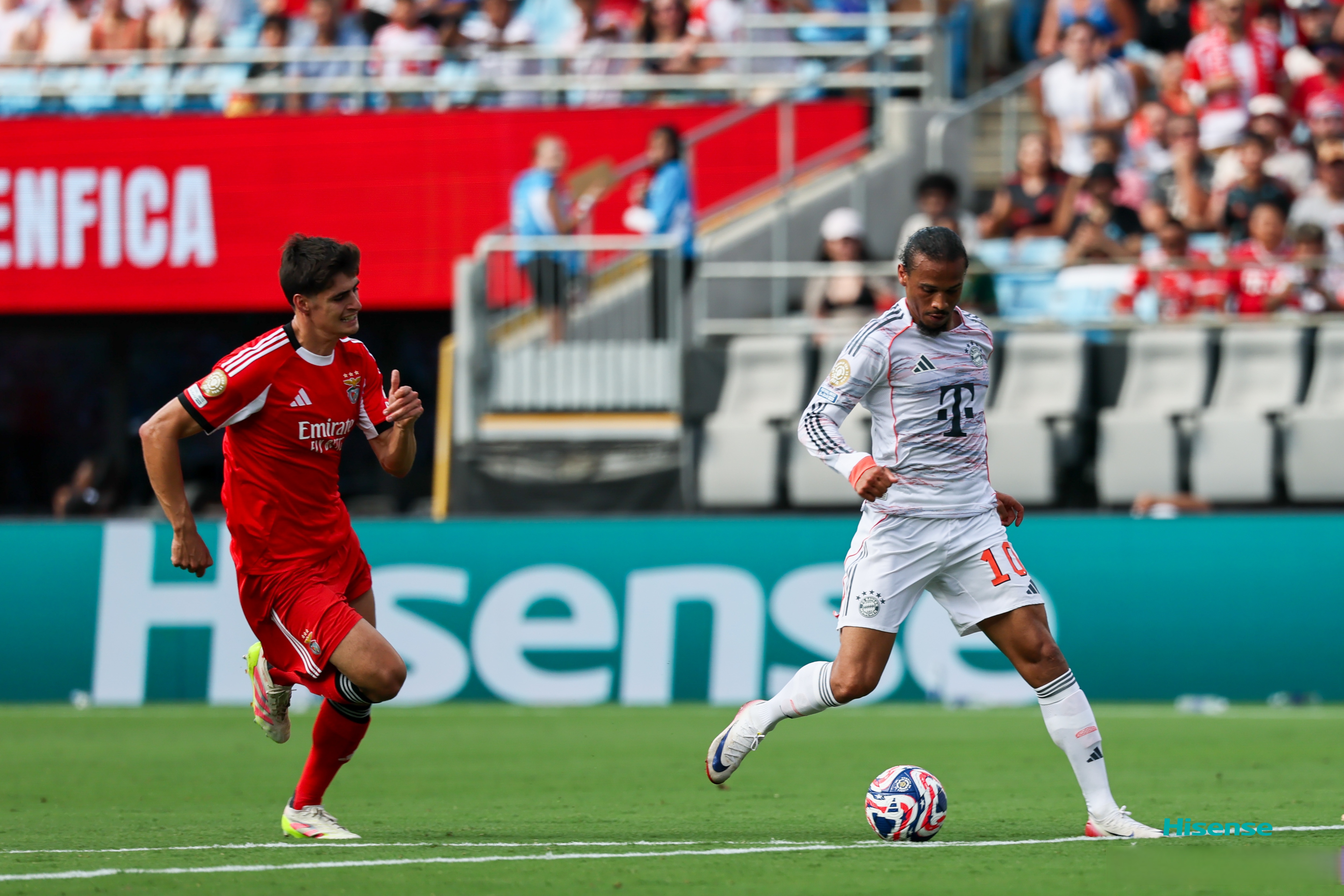 皇马逆转法国，萨拉赫带队取胜