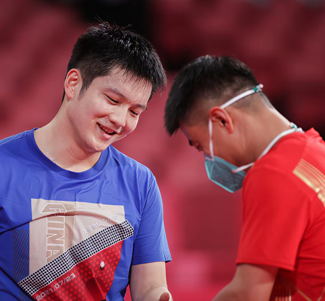 法国队险胜日本队,樊振东惊艳四座 法国队险胜日本队,樊振东惊艳四座