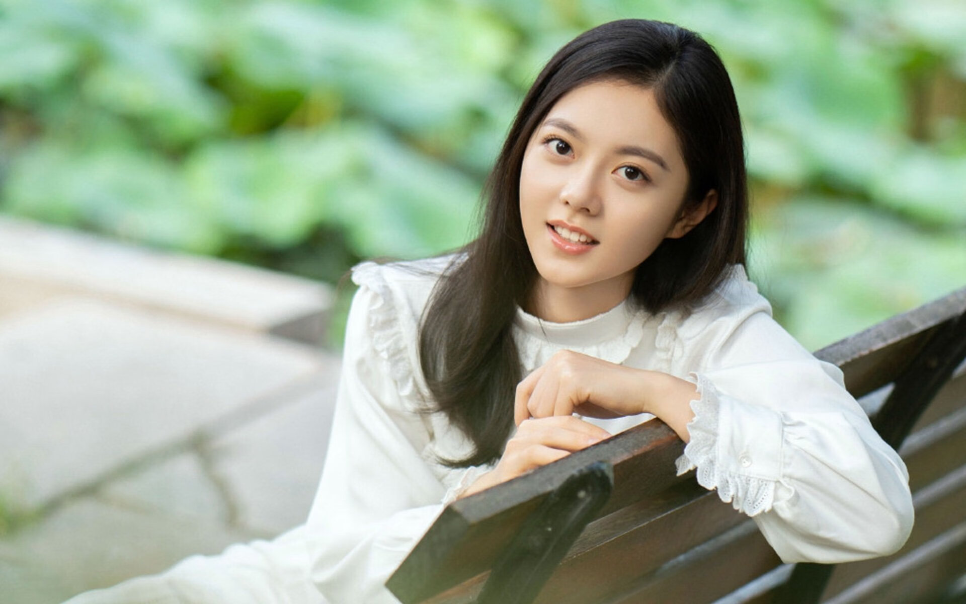 爱游戏-绿茵碾压与方寸统治，当绝对优势在两种维度绽放