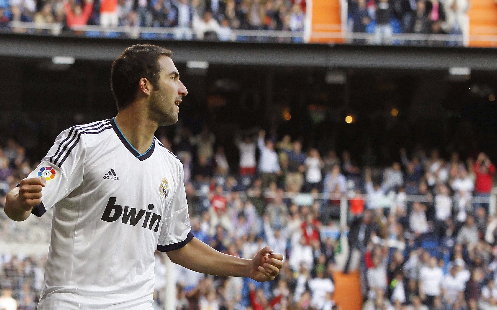 爱游戏娱乐-梁靖崑的客场，当沉默战神扛起一支队的荣光，为谁而战？