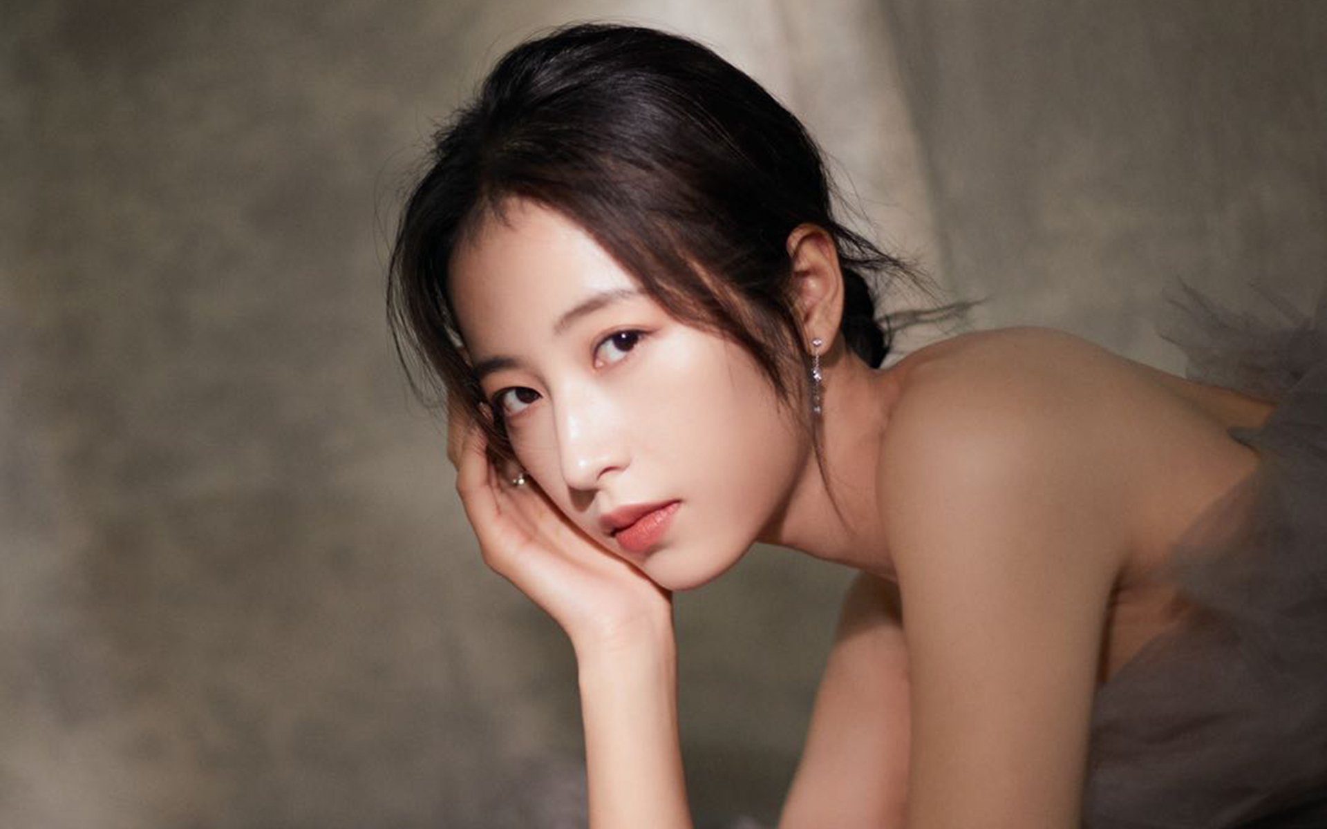 德甲争冠战之夜,切特魔术手带动全队节奏的哲学密码