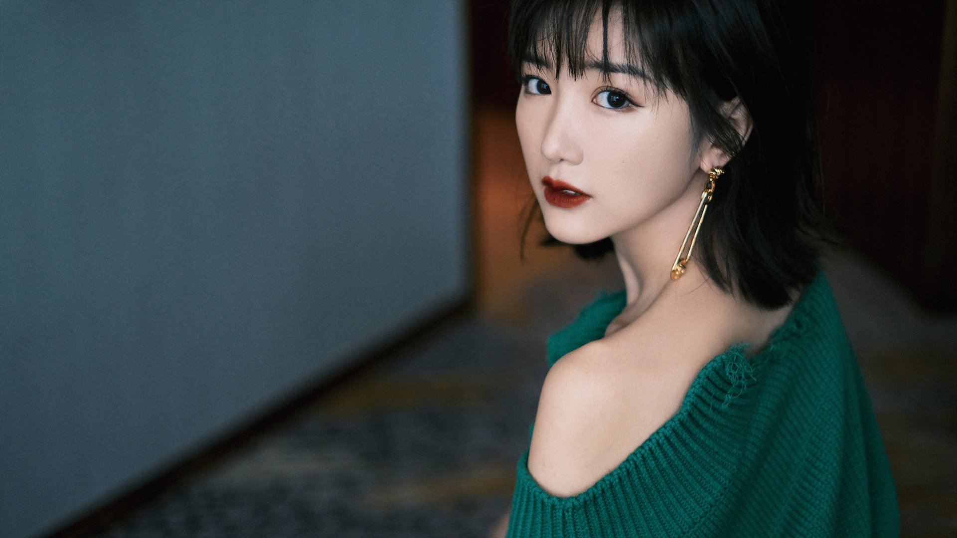 双重横扫,公牛风暴席卷深圳,贝恩的审判时刻