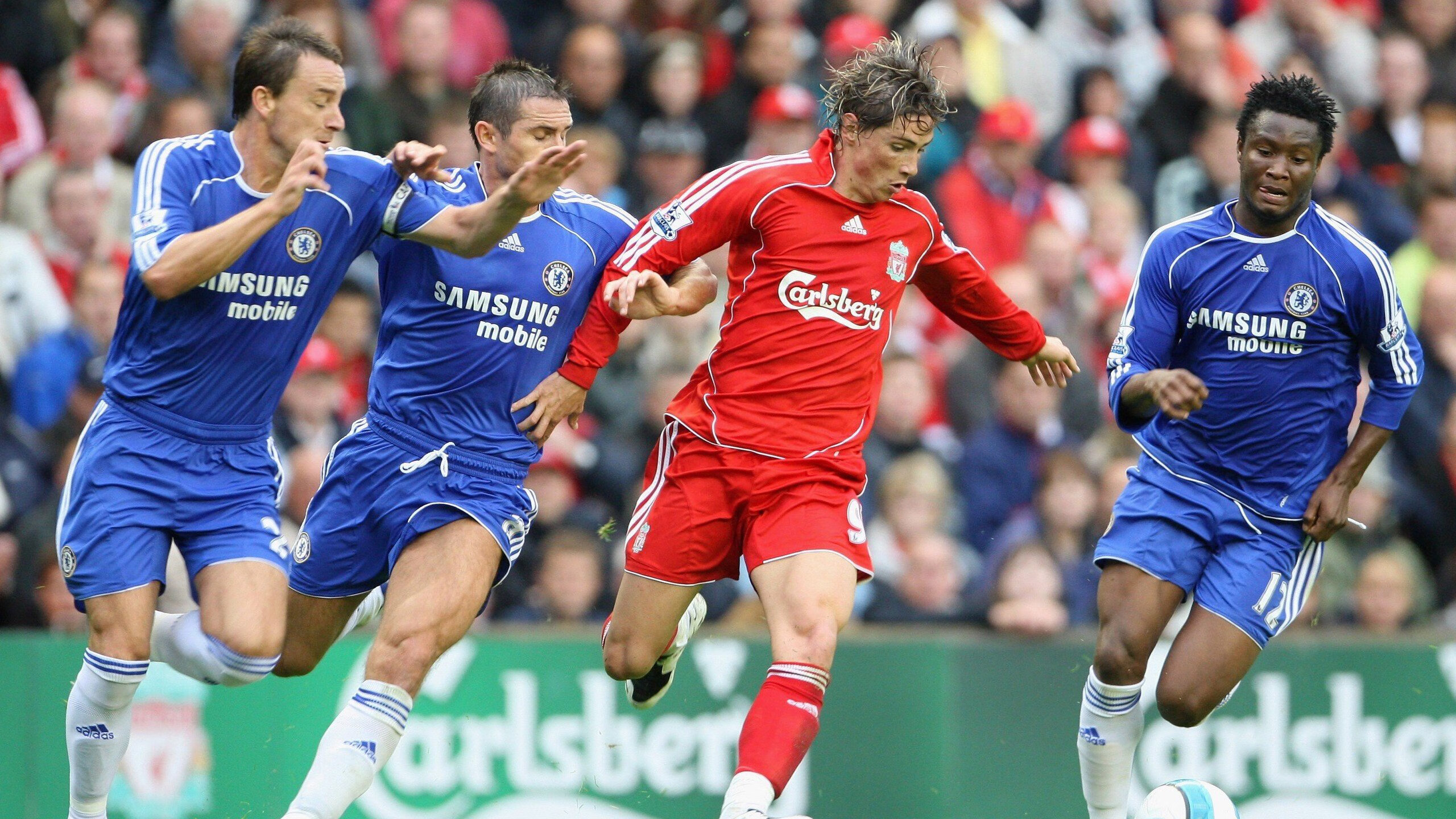 爱游戏在线-绿茵场上的国家德比，拜仁闪电战摧毁德国队，奥斯梅恩征服所有人