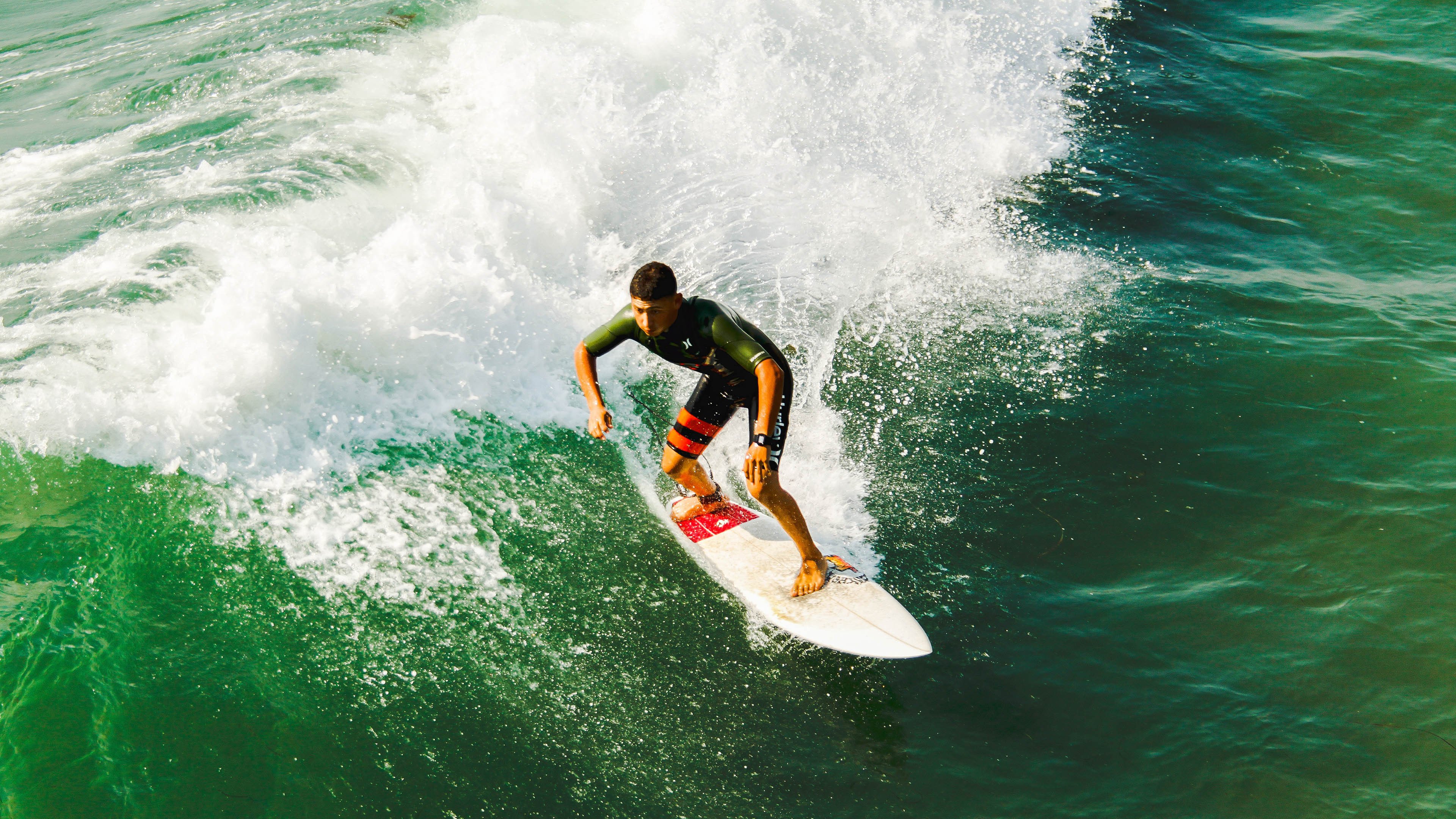 隐形盔甲,当楚阿梅尼在里昂的喧嚣中沉默统治