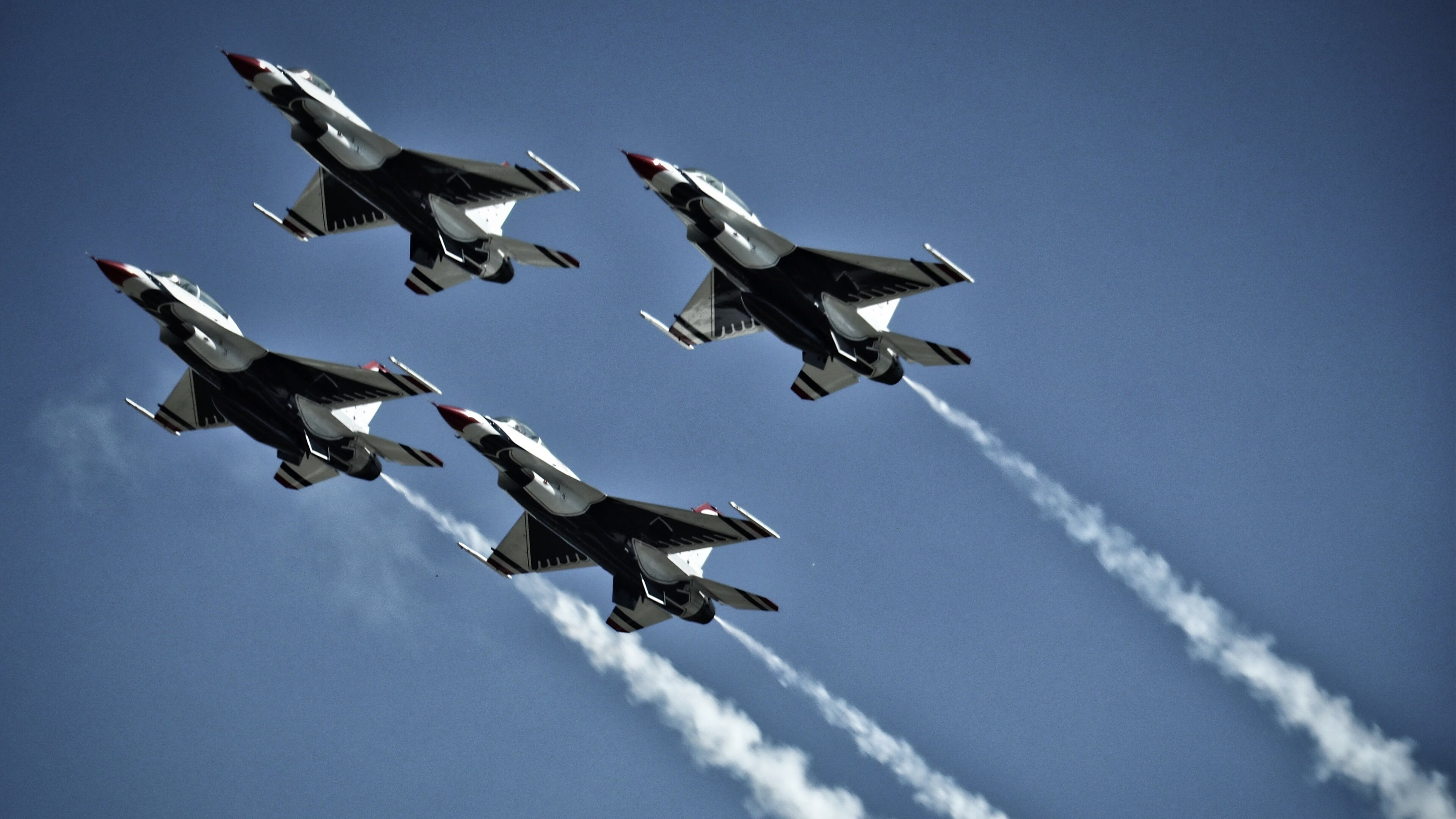 绿茵绝响,哈弗茨的黄金一击,挪威压哨刺破波斯蓝