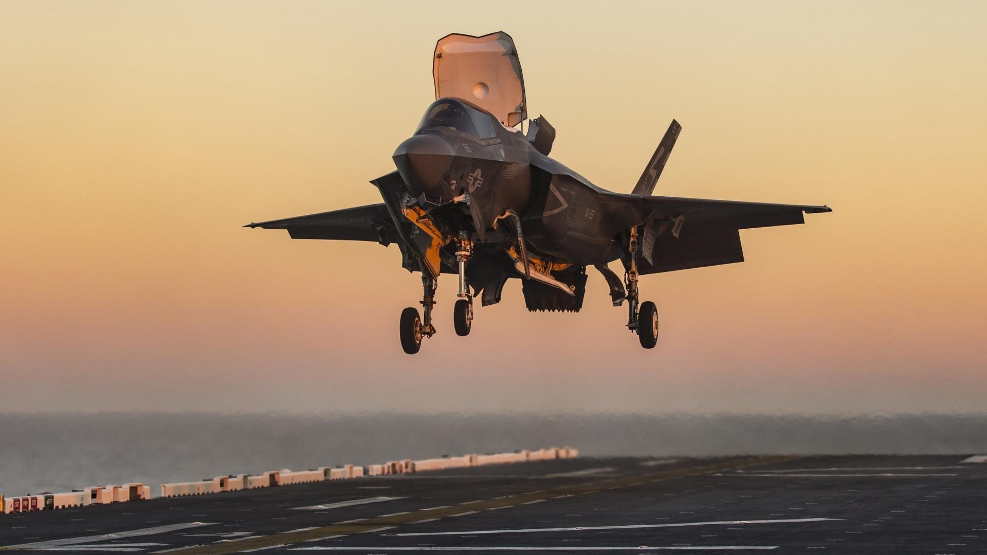 极速与极地，当F1的精密轰鸣遇上足球的原始力量